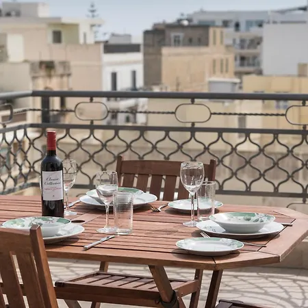 Penthouse-hosted By Sweetstay Appartamento