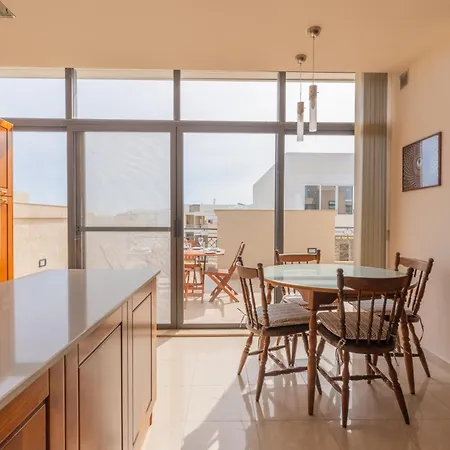 Apartment Penthouse-hosted By Sweetstay *