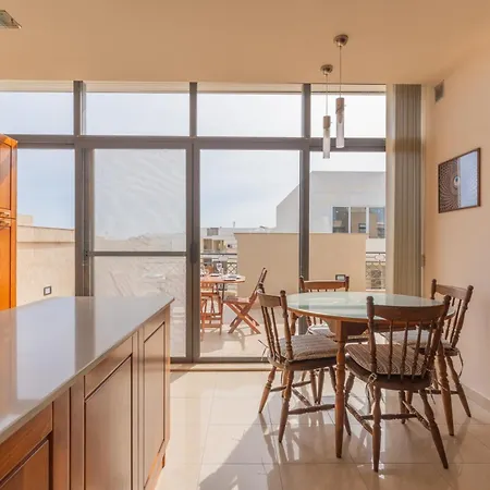 Penthouse-hosted By Sweetstay *