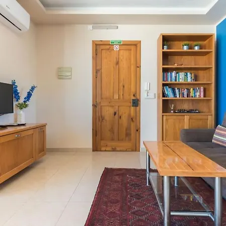 Apartment Penthouse-hosted By Sweetstay Mosta
