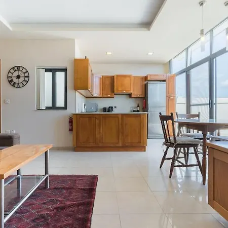 Penthouse-hosted By Sweetstay Mosta